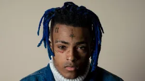 Cool Xxxtentacion Looking Gloomy Wallpaper