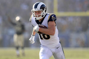 Cooper Kupp Nfl La Rams Football Run Photography Wallpaper