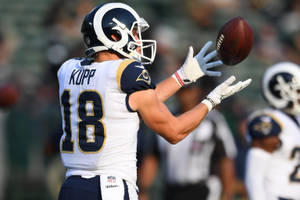 Cooper Kupp Nfl Rams Football Catch Photography Wallpaper