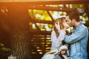 Couple Kissing Each Lips Wallpaper