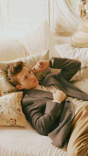 Cozy Tom Holland Wallpaper