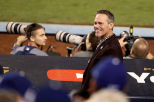 Craig Biggio Smiling At Baseball Fans Wallpaper