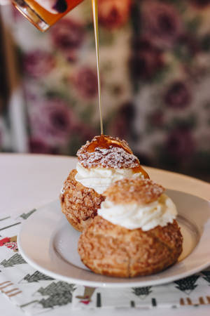 Cream Puff Pastry Wallpaper