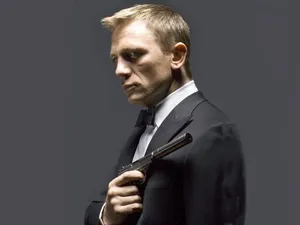 Daniel Craig Black Tuxedo Wallpaper