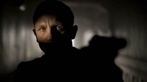 Daniel Craig Movie Scene Wallpaper