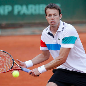 Daniel Nestor Targeting Ball Wallpaper