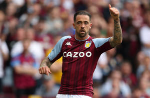 Danny Ings Thumbs Up Wallpaper