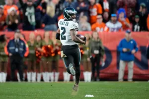 Darius Slay Football Run Photography Wallpaper