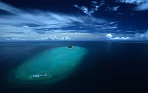 Dark Blue Great Barrier Reef Wallpaper