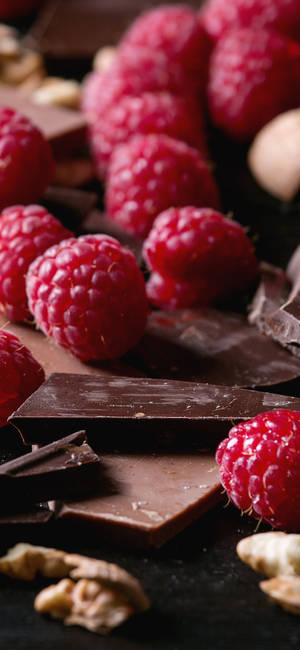 Dark Chocolate Berries Iphone 13 Pro Wallpaper