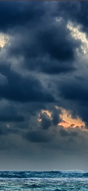 Dark Clouds Looming In The Sky Wallpaper