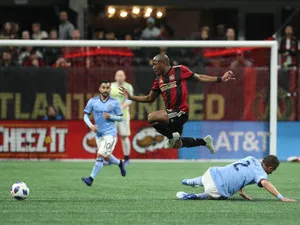 Darlington Nagbe Jump Pose Wallpaper