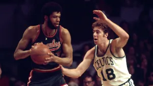 Dave Cowens Against Kareem Abdul-jabbar Wallpaper