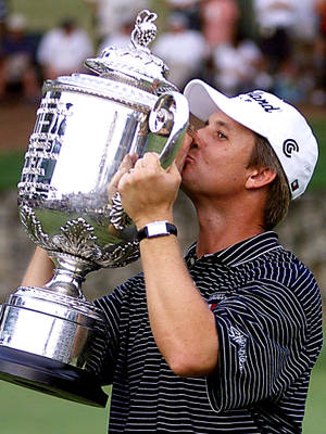 David Toms Kissing The Trophy Wallpaper