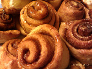 Delectable Cinnamon Buns Wallpaper