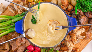 Delicious Blue Pot Fondue Wallpaper