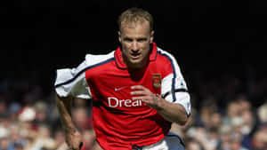 Dennis Bergkamp Arsenal Vs. Blackburn Rovers Wallpaper