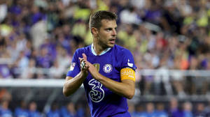 Determined César Azpilicueta Rubbing Hands Together Wallpaper