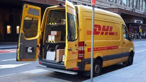 Dhl Delivery Van Wallpaper