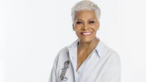 Dionne Warwick Performing At The Metaverse Concert Series Wallpaper