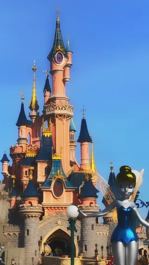 Disneyland Paris With Tinkerbell Statue Wallpaper