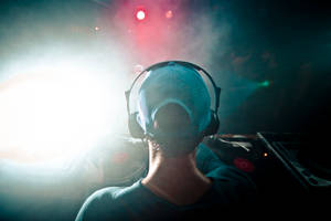 Dj Headphones Smoke Spotlight Wallpaper