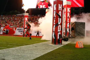 Donovan Smith In Action During Nfl 2018 Season Wallpaper