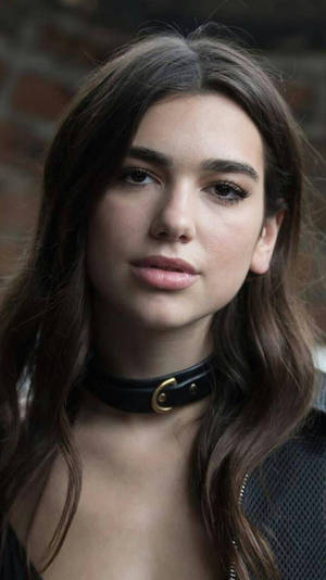 Dua Lipa 4k Wearing A Black Leather Choker Wallpaper