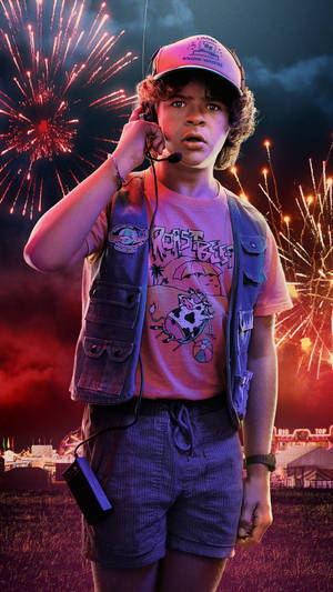 Dustin Pink Shirt Stranger Things Wallpaper