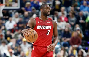 Dwayne Dribbling Miami Heat Wallpaper