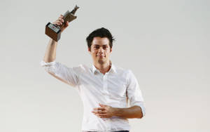 Dylan O'brien Award Wallpaper