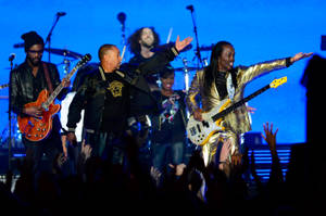 Earth, Wind And Fire In Half-time Show Wallpaper