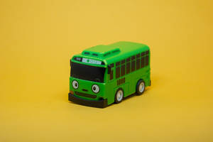 Educational Green Toy Bus Wallpaper