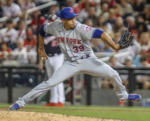 Edwin Diaz As Pitcher Wallpaper