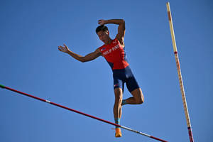 Ej Obiena Pole Vault 2022 World Championships Wallpaper