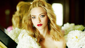 Elegant Blonde Beauty In Red Lipstick Wallpaper