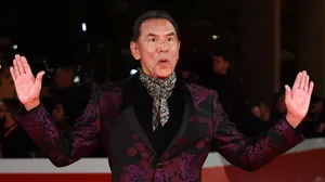 Elegant Manat Red Carpet Event Wallpaper