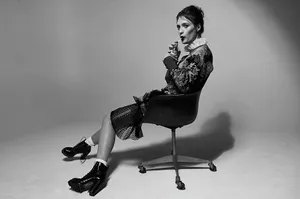 Elegant Monochrome Fashion Portrait Wallpaper