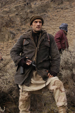 Elias Koteas In The Movie Cargo Wallpaper