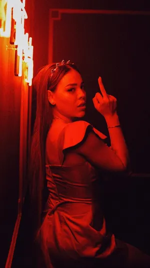 Elite Danna Middle Finger Wallpaper