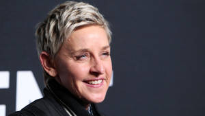 Ellen Degeneres Black Outfit Wallpaper