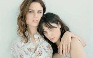 Emily And Zooey Deschanel Sister Wallpaper