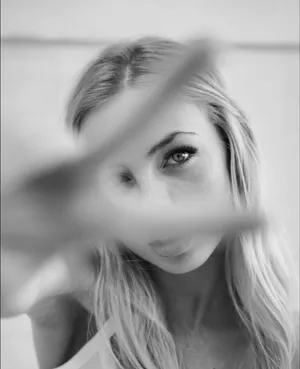 Emma Kotos Peace Sign Wallpaper