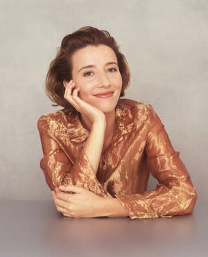 Emma Thompson Photo Shoot Wallpaper