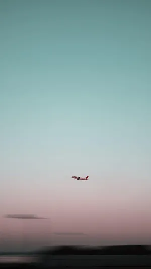 Enjoy Amazing Views With The Perfect Travel Aesthetic Phone Wallpaper