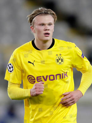 Erling Haaland Wearing Headband Wallpaper