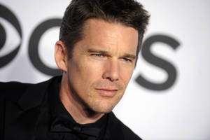 Ethan Hawke Hollywood Celebrity Awards Night Wallpaper