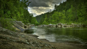 Experience The Calming Effects Of Nature With This Soothing Landscape. Wallpaper