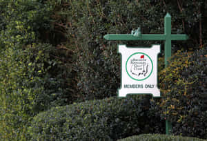 Experience The Majesty Of Augusta National Golf Club On Your Iphone Wallpaper