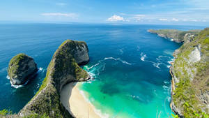 Exquisite Harmony Of Blue And Green At Bali Beach Wallpaper